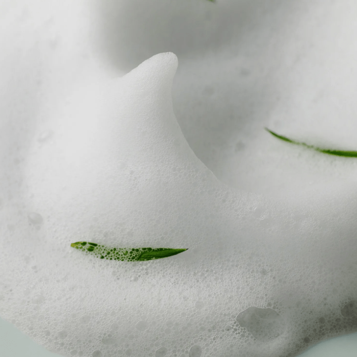 Mousse dense et nettoyante