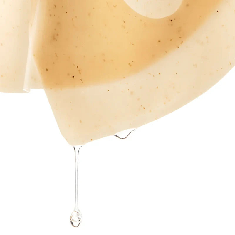Texture hydrogel souple et fraîche imprégnée d’essence soyeuse