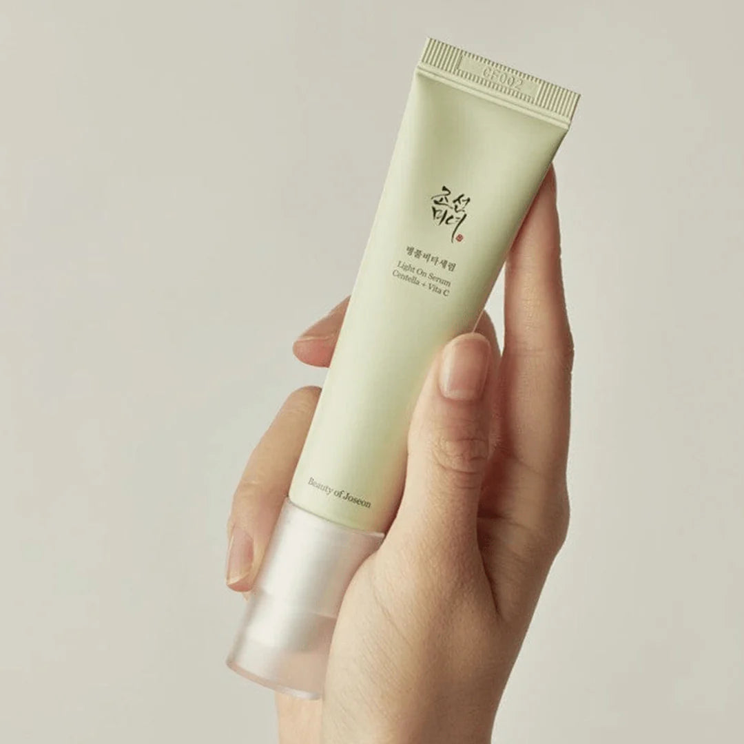 Light On Serum : Centella + Vita C Serum