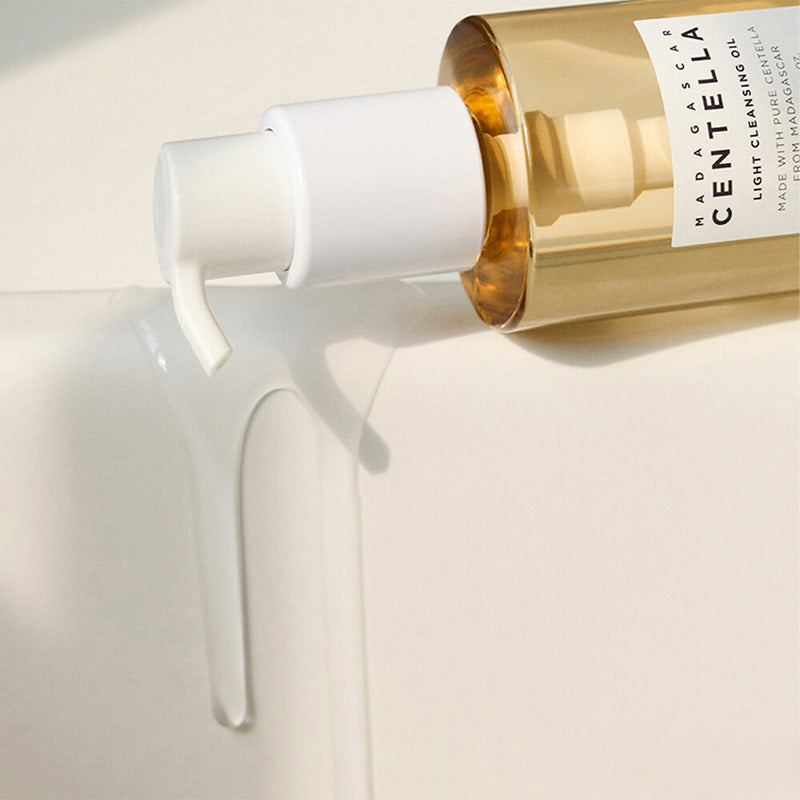 Madagascar Centella Light Cleansing Oil
