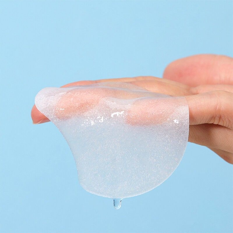 Des pads frais et ultra-doux saturés d’essence hydratante